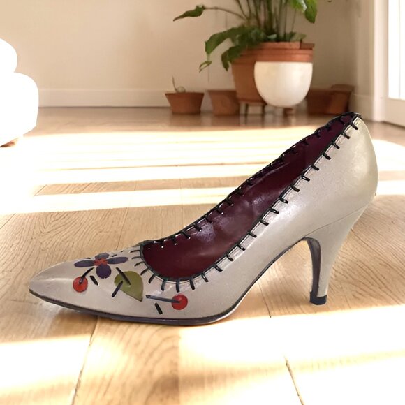 Prada Vintage Floral Appliqué Taupe Purple Detailing Slip-On Heel Size 37 (US 6) - Picture 1 of 12